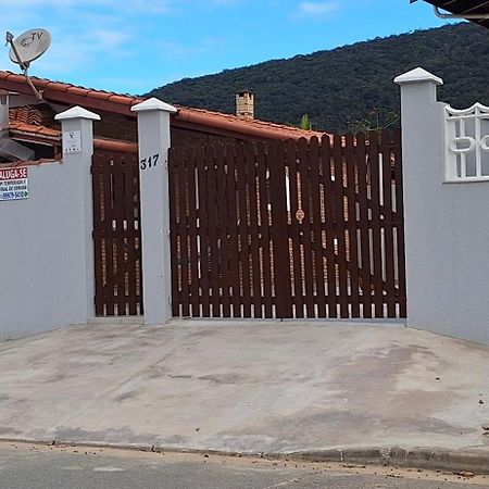 Casa Para Temporada E Final De Semana أوباتوبا المظهر الخارجي الصورة